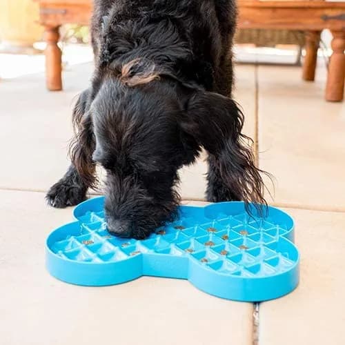 LickiMat Slodog Slow Feeder Plate (duża kość miska spowalniająca) – różowy