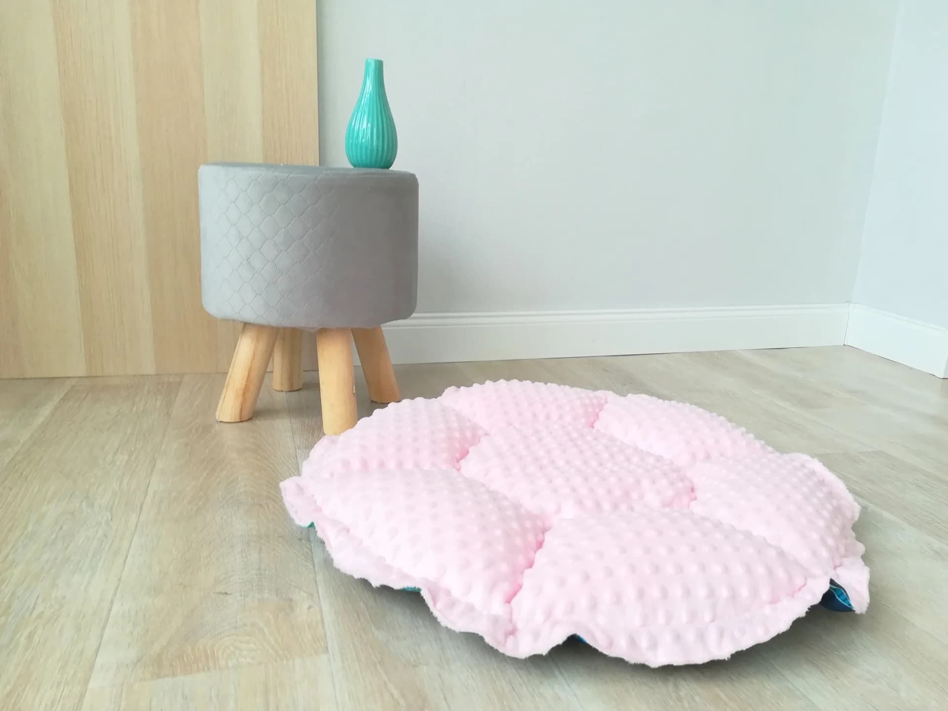 Lauren Design legowisko pikowane dla kota i psa Daisy Tropic Tropic + róż minky/⌀ 80 cm