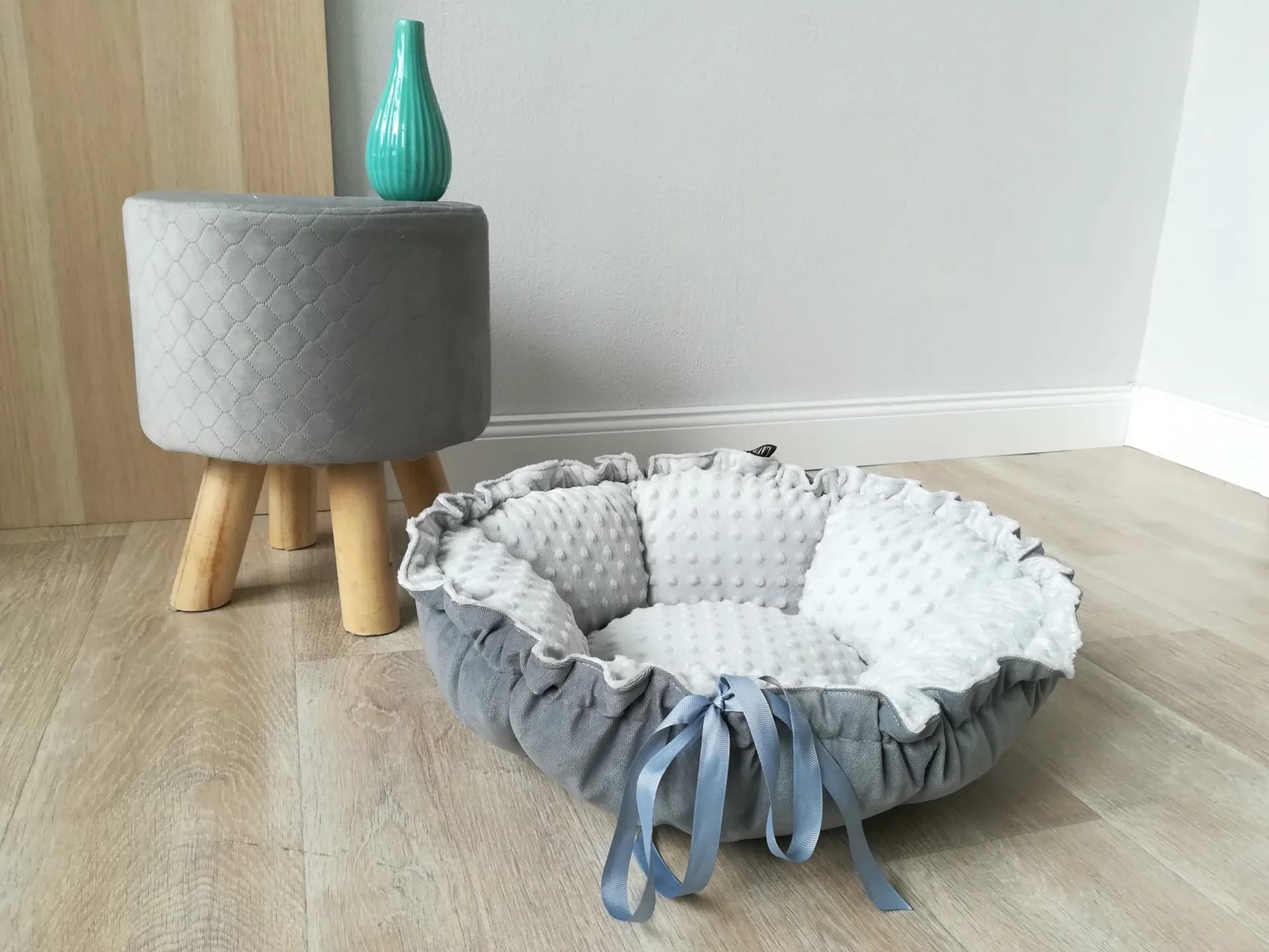Lauren Design Legowisko dla kota i psa Daisy Velvet – szary velvet + róż minky / ⌀ 80