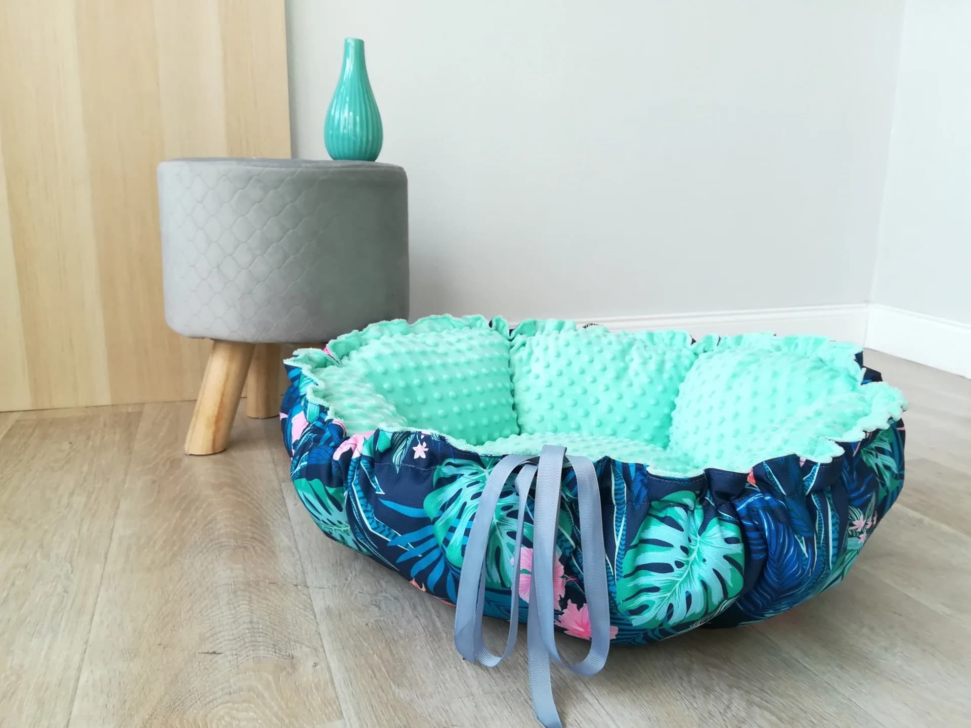 Lauren Design legowisko pikowane dla kota i psa Daisy Tropic Tropic + róż minky/⌀ 80 cm
