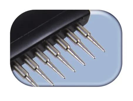 Trixie Zgrzebło z metalowymi ząbkami, obrotowa rączka, ząbki o długości 1,5 cm